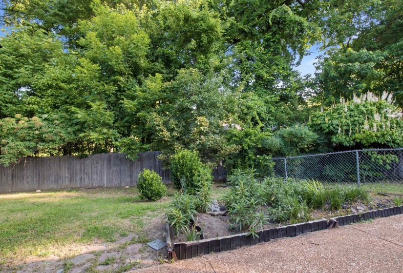 817 PECAN GARDENS CIR, Memphis, Tennessee 38122, 3 Bedrooms Bedrooms, 6 Rooms Rooms,2 BathroomsBathrooms,Residential,For Sale,PECAN GARDENS,10223296