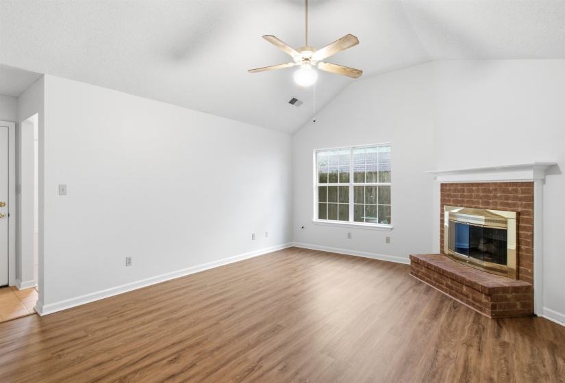 817 PECAN GARDENS CIR, Memphis, Tennessee 38122, 3 Bedrooms Bedrooms, 6 Rooms Rooms,2 BathroomsBathrooms,Residential,For Sale,PECAN GARDENS,10223296