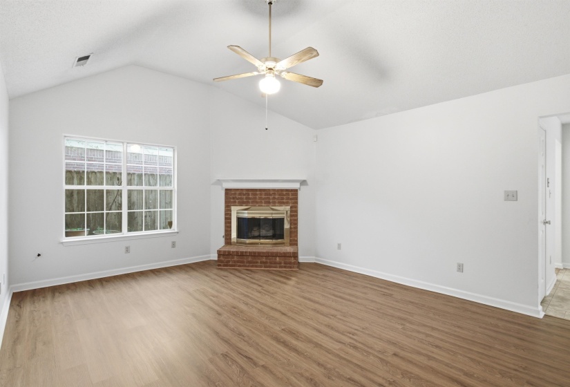 817 PECAN GARDENS CIR, Memphis, Tennessee 38122, 3 Bedrooms Bedrooms, 6 Rooms Rooms,2 BathroomsBathrooms,Residential,For Sale,PECAN GARDENS,10223296