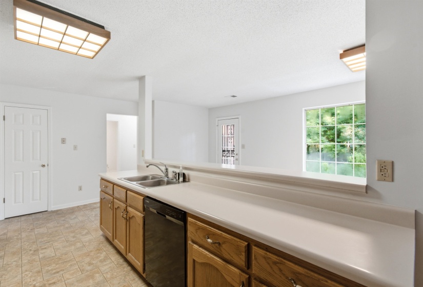 817 PECAN GARDENS CIR, Memphis, Tennessee 38122, 3 Bedrooms Bedrooms, 6 Rooms Rooms,2 BathroomsBathrooms,Residential,For Sale,PECAN GARDENS,10223296
