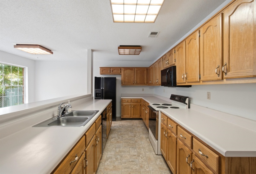 817 PECAN GARDENS CIR, Memphis, Tennessee 38122, 3 Bedrooms Bedrooms, 6 Rooms Rooms,2 BathroomsBathrooms,Residential,For Sale,PECAN GARDENS,10223296