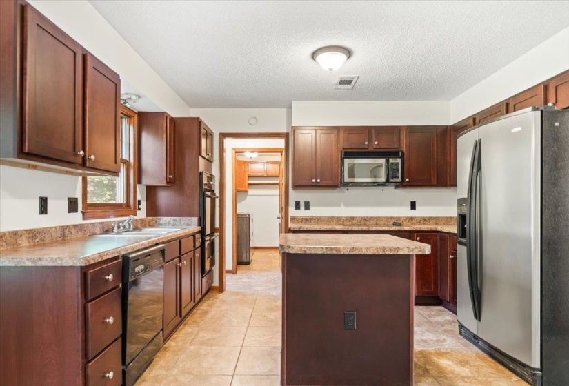 8861 BRIARWOOD CV, Memphis, Tennessee 38018, 4 Bedrooms Bedrooms, 7 Rooms Rooms,2.1 BathroomsBathrooms,Residential,For Sale,BRIARWOOD,10223756