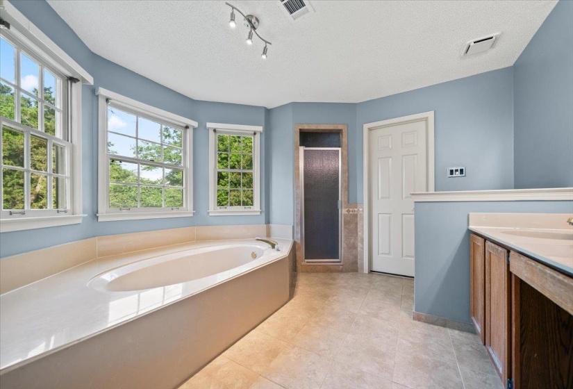 8861 BRIARWOOD CV, Memphis, Tennessee 38018, 4 Bedrooms Bedrooms, 7 Rooms Rooms,2.1 BathroomsBathrooms,Residential,For Sale,BRIARWOOD,10223756