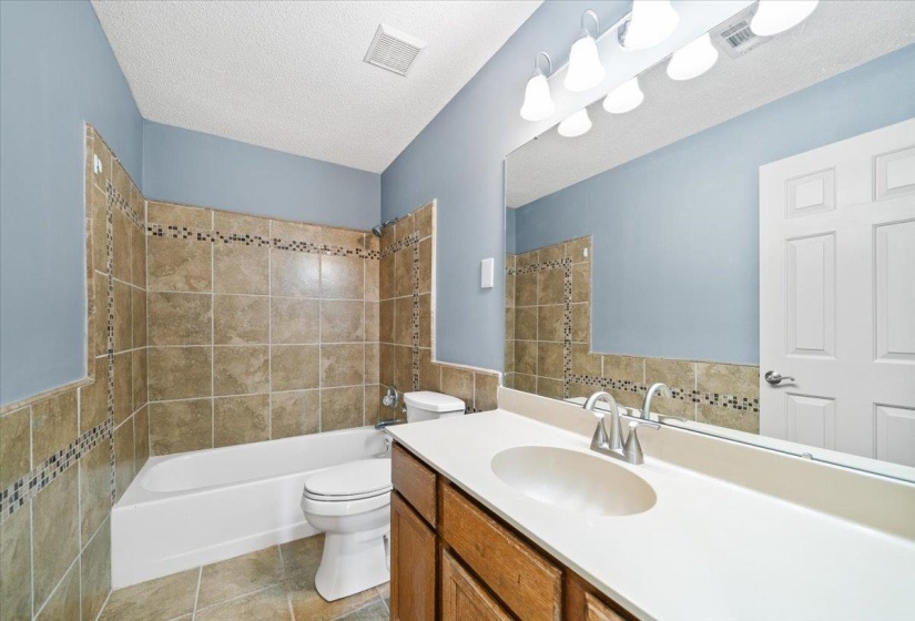 8861 BRIARWOOD CV, Memphis, Tennessee 38018, 4 Bedrooms Bedrooms, 7 Rooms Rooms,2.1 BathroomsBathrooms,Residential,For Sale,BRIARWOOD,10223756