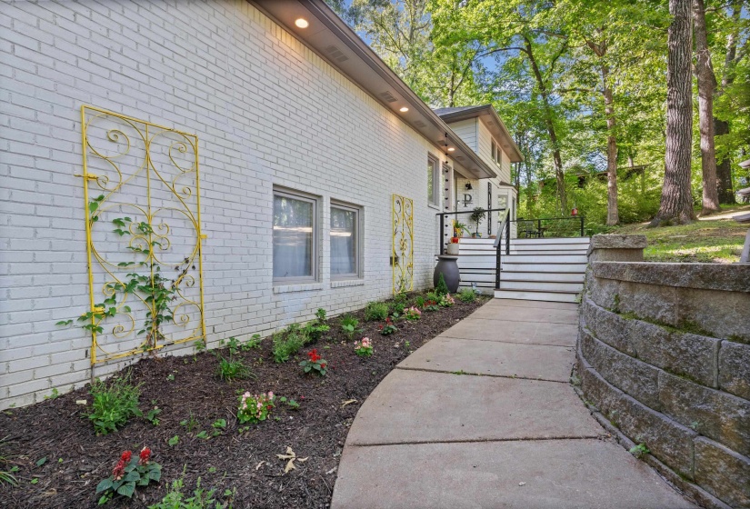 3814 BERLINWOOD CV, Bartlett, Tennessee 38133, 4 Bedroom Bedrooms, 7 Room Rooms,3 BathroomBathrooms,Residential,For Sale,BERLINWOOD,0,10223768