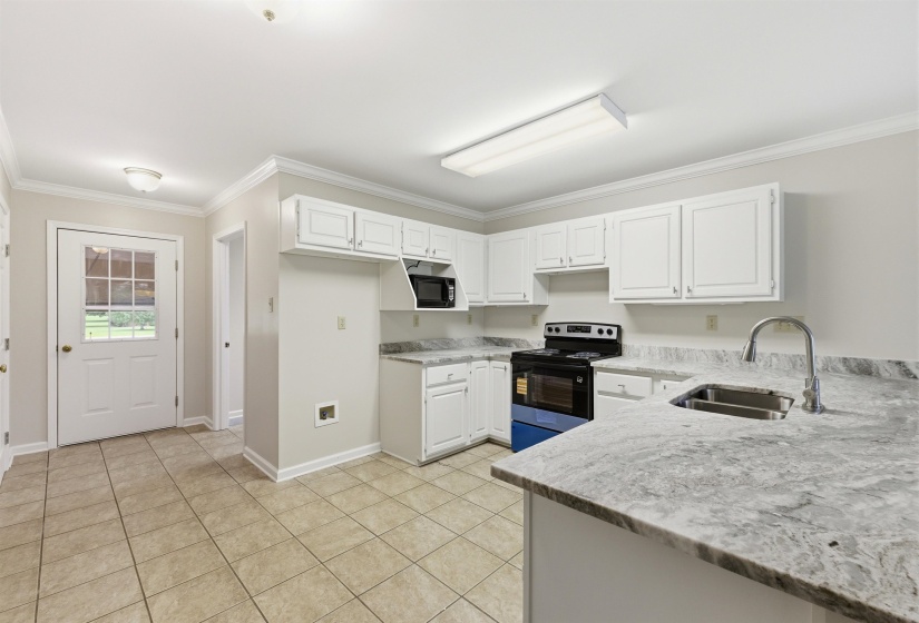 171 BRIERHEDGE RD, Covington, Tennessee 38019, 3 Bedroom Bedrooms, 6 Room Rooms,2 BathroomBathrooms,Residential,For Sale,BRIERHEDGE,0,10223778