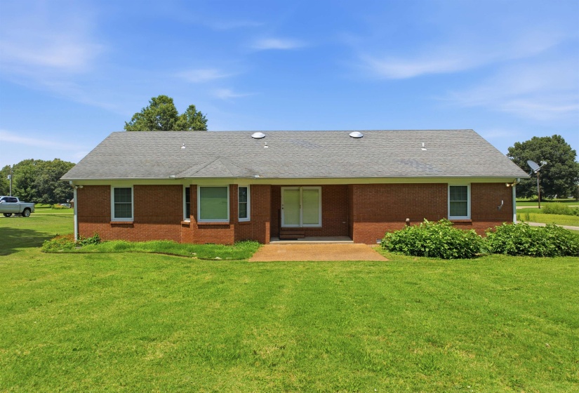 171 BRIERHEDGE RD, Covington, Tennessee 38019, 3 Bedroom Bedrooms, 6 Room Rooms,2 BathroomBathrooms,Residential,For Sale,BRIERHEDGE,0,10223778