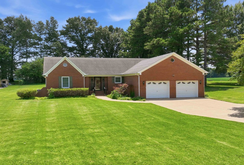171 BRIERHEDGE RD, Covington, Tennessee 38019, 3 Bedroom Bedrooms, 6 Room Rooms,2 BathroomBathrooms,Residential,For Sale,BRIERHEDGE,0,10223778