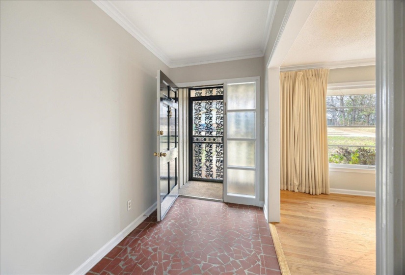 5676 WALNUT GROVE PL, Memphis, Tennessee 38120, 3 Bedrooms Bedrooms, 8 Rooms Rooms,3 BathroomsBathrooms,Residential,For Sale,WALNUT GROVE,10223779