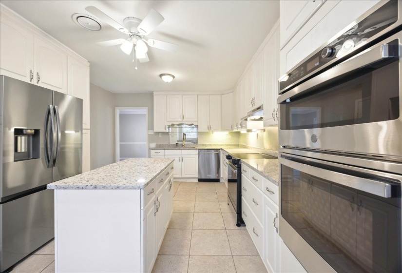 5676 WALNUT GROVE PL, Memphis, Tennessee 38120, 3 Bedrooms Bedrooms, 8 Rooms Rooms,3 BathroomsBathrooms,Residential,For Sale,WALNUT GROVE,10223779