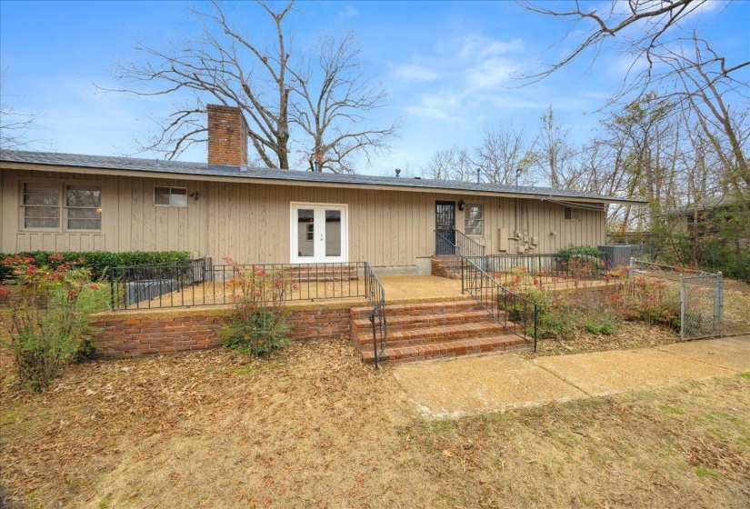 5676 WALNUT GROVE PL, Memphis, Tennessee 38120, 3 Bedrooms Bedrooms, 8 Rooms Rooms,3 BathroomsBathrooms,Residential,For Sale,WALNUT GROVE,10223779