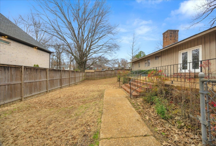5676 WALNUT GROVE PL, Memphis, Tennessee 38120, 3 Bedrooms Bedrooms, 8 Rooms Rooms,3 BathroomsBathrooms,Residential,For Sale,WALNUT GROVE,10223779
