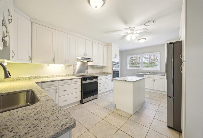 5676 WALNUT GROVE PL, Memphis, Tennessee 38120, 3 Bedrooms Bedrooms, 8 Rooms Rooms,3 BathroomsBathrooms,Residential,For Sale,WALNUT GROVE,10223779