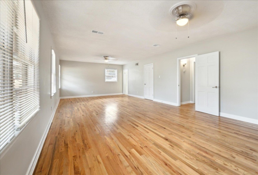 5676 WALNUT GROVE PL, Memphis, Tennessee 38120, 3 Bedrooms Bedrooms, 8 Rooms Rooms,3 BathroomsBathrooms,Residential,For Sale,WALNUT GROVE,10223779