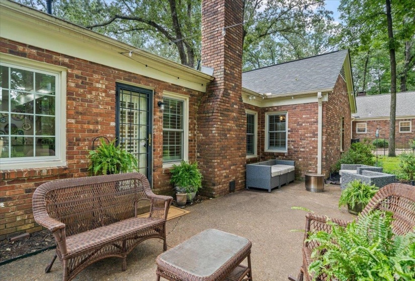 2173 LOCHLEVIN DR, Memphis, Tennessee 38119, 3 Bedroom Bedrooms, 7 Room Rooms,2 BathroomBathrooms,Residential,For Sale,LOCHLEVIN,0,10223784