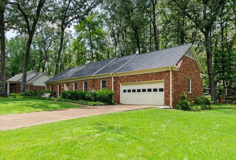 2173 LOCHLEVIN DR, Memphis, Tennessee 38119, 3 Bedroom Bedrooms, 7 Room Rooms,2 BathroomBathrooms,Residential,For Sale,LOCHLEVIN,0,10223784