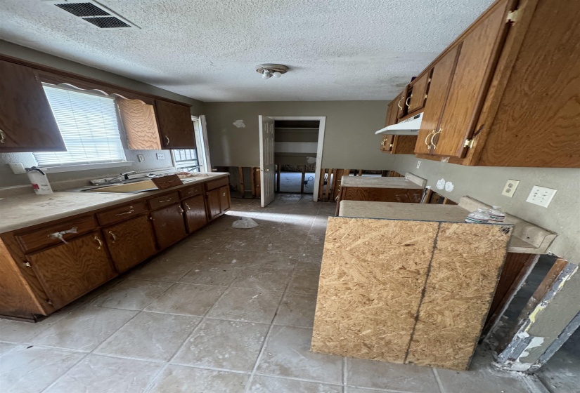 4651 ROYAL VIEW DR, Unincorporated, Tennessee 38128, 5 Bedrooms Bedrooms, 7 Rooms Rooms,2.1 BathroomsBathrooms,Residential,For Sale,ROYAL VIEW,10223790