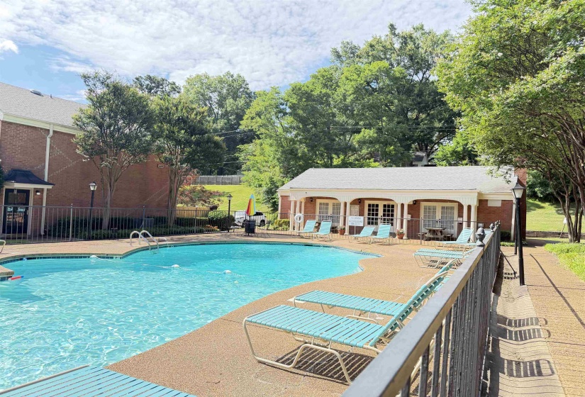 5718 QUINCE RD, Memphis, Tennessee 38119, 2 Bedrooms Bedrooms, 5 Rooms Rooms,1.2 BathroomsBathrooms,Residential,For Sale,QUINCE,10223792