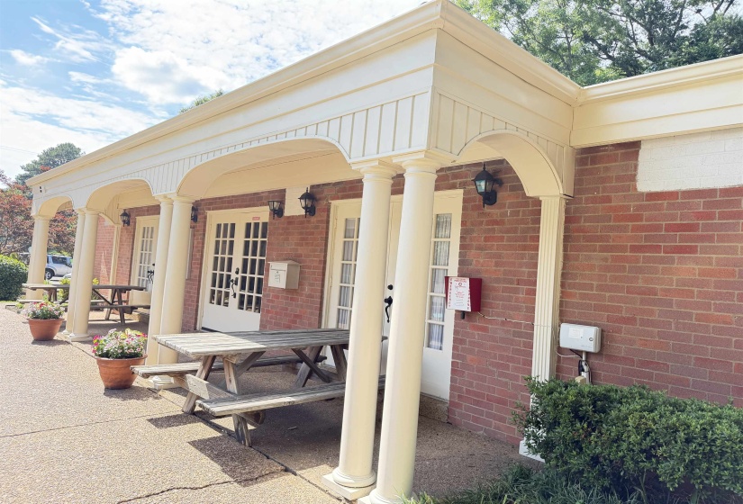 5718 QUINCE RD, Memphis, Tennessee 38119, 2 Bedrooms Bedrooms, 5 Rooms Rooms,1.2 BathroomsBathrooms,Residential,For Sale,QUINCE,10223792