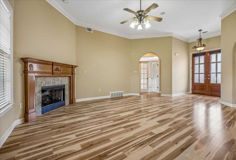 9328 OWL HILL DR, Lakeland, Tennessee 38002, 4 Bedrooms Bedrooms, 10 Rooms Rooms,3 BathroomsBathrooms,Residential,For Sale,OWL HILL,10223801