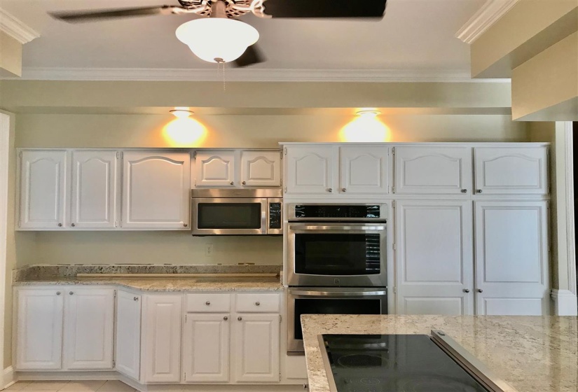 3023 OAKLEIGH CV, Germantown, Tennessee 38138, 5 Bedrooms Bedrooms, 9 Rooms Rooms,3.1 BathroomsBathrooms,Rental Properties,For Sale,OAKLEIGH,10223839
