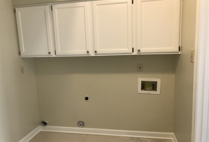 3023 OAKLEIGH CV, Germantown, Tennessee 38138, 5 Bedrooms Bedrooms, 9 Rooms Rooms,3.1 BathroomsBathrooms,Rental Properties,For Sale,OAKLEIGH,10223839