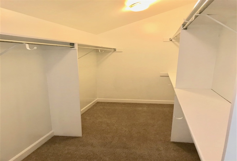 3023 OAKLEIGH CV, Germantown, Tennessee 38138, 5 Bedrooms Bedrooms, 9 Rooms Rooms,3.1 BathroomsBathrooms,Rental Properties,For Sale,OAKLEIGH,10223839