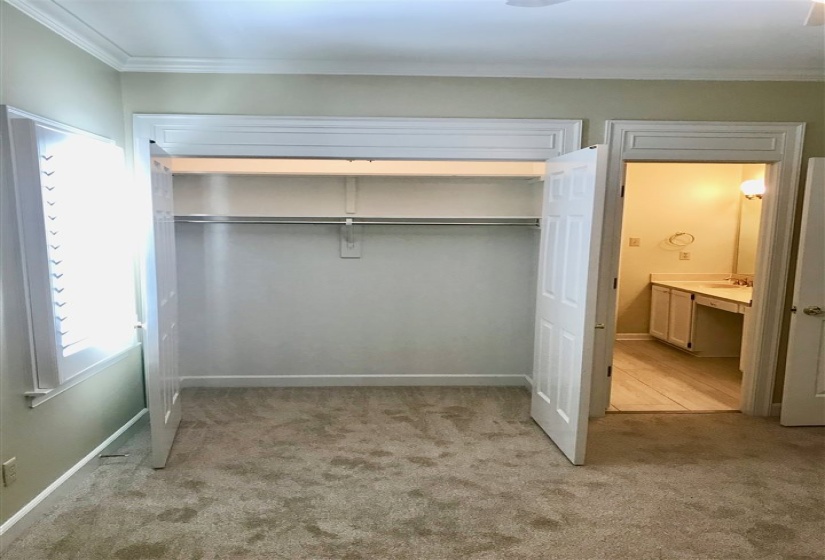 3023 OAKLEIGH CV, Germantown, Tennessee 38138, 5 Bedrooms Bedrooms, 9 Rooms Rooms,3.1 BathroomsBathrooms,Rental Properties,For Sale,OAKLEIGH,10223839