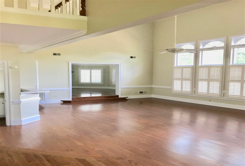 3023 OAKLEIGH CV, Germantown, Tennessee 38138, 5 Bedrooms Bedrooms, 9 Rooms Rooms,3.1 BathroomsBathrooms,Rental Properties,For Sale,OAKLEIGH,10223839
