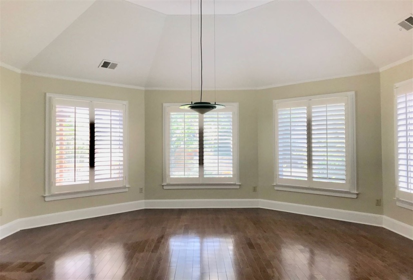 3023 OAKLEIGH CV, Germantown, Tennessee 38138, 5 Bedrooms Bedrooms, 9 Rooms Rooms,3.1 BathroomsBathrooms,Rental Properties,For Sale,OAKLEIGH,10223839