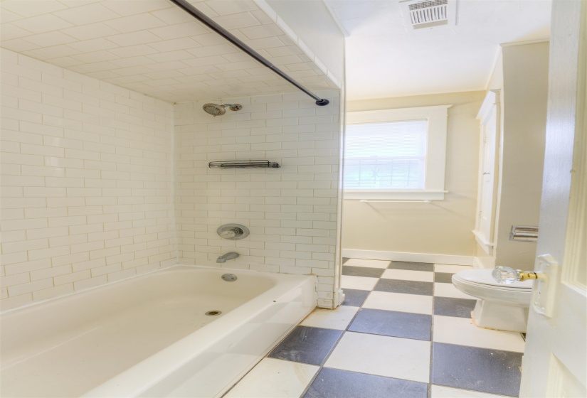 719 MAURY ST, Memphis, Tennessee 38107, 3 Bedroom Bedrooms, 6 Room Rooms,1.1 BathroomBathrooms,Residential,For Sale,MAURY,0,10223808