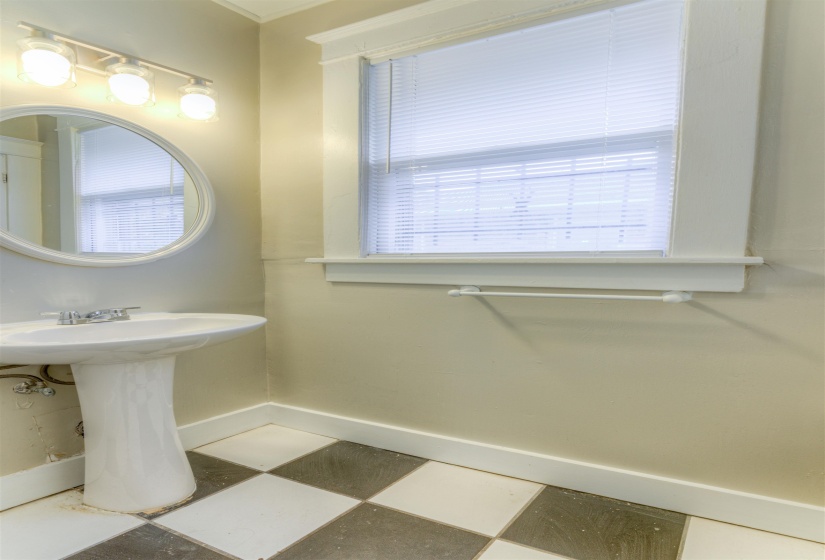 719 MAURY ST, Memphis, Tennessee 38107, 3 Bedroom Bedrooms, 6 Room Rooms,1.1 BathroomBathrooms,Residential,For Sale,MAURY,0,10223808