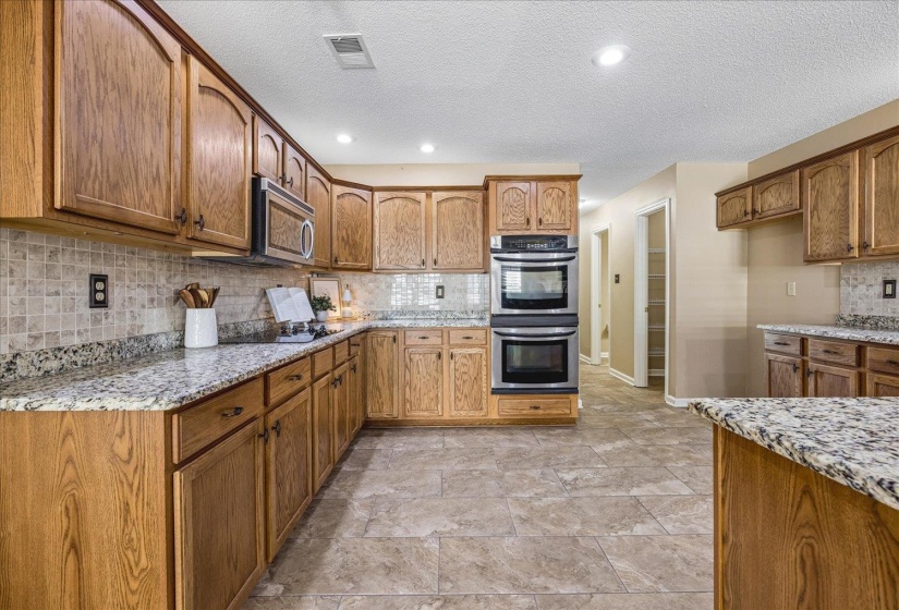 1386 STABLE RUN DR, Cordova, Tennessee 38016, 4 Bedroom Bedrooms, 9 Room Rooms,3.1 BathroomBathrooms,Residential,For Sale,STABLE RUN,0,10223819