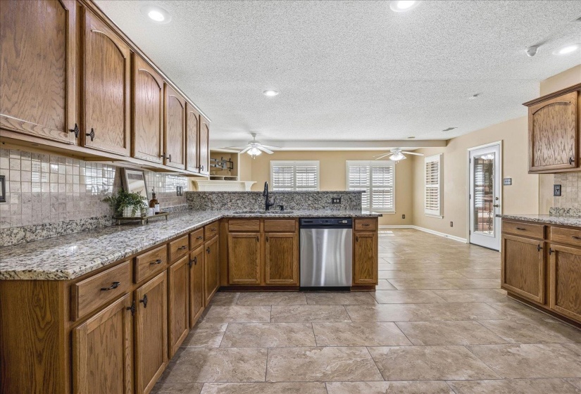 1386 STABLE RUN DR, Cordova, Tennessee 38016, 4 Bedroom Bedrooms, 9 Room Rooms,3.1 BathroomBathrooms,Residential,For Sale,STABLE RUN,0,10223819