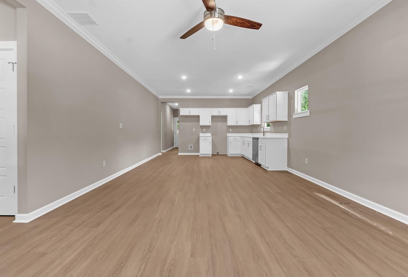 557 LUNDEE ST, Memphis, Tennessee 38111, 4 Bedroom Bedrooms, 5 Room Rooms,2 BathroomBathrooms,Residential,For Sale,LUNDEE,0,10223828