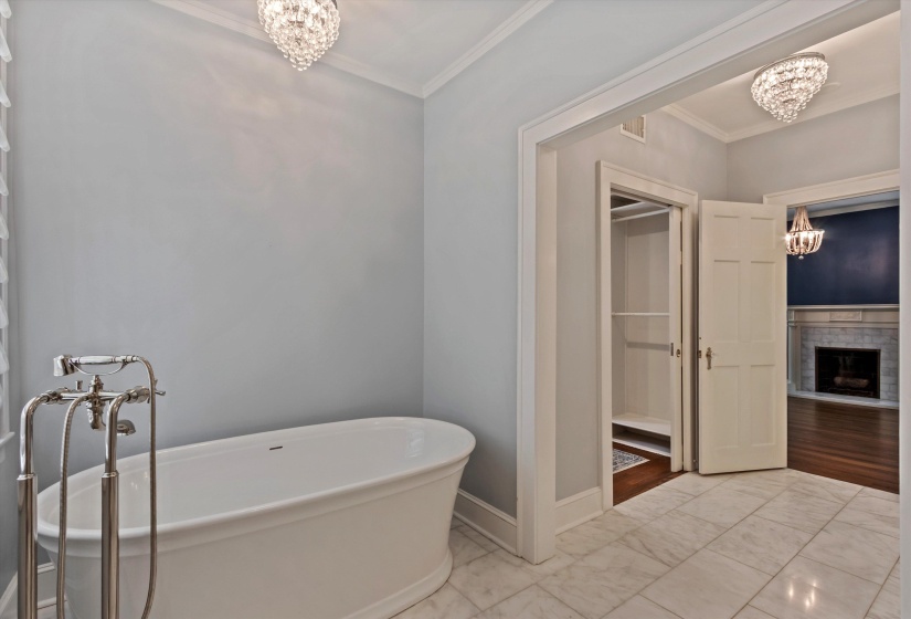 1 BELLEAIR DR, Memphis, Tennessee 38104, 4 Bedroom Bedrooms, 12 Room Rooms,5.1 BathroomBathrooms,Residential,For Sale,BELLEAIR,0,10223831