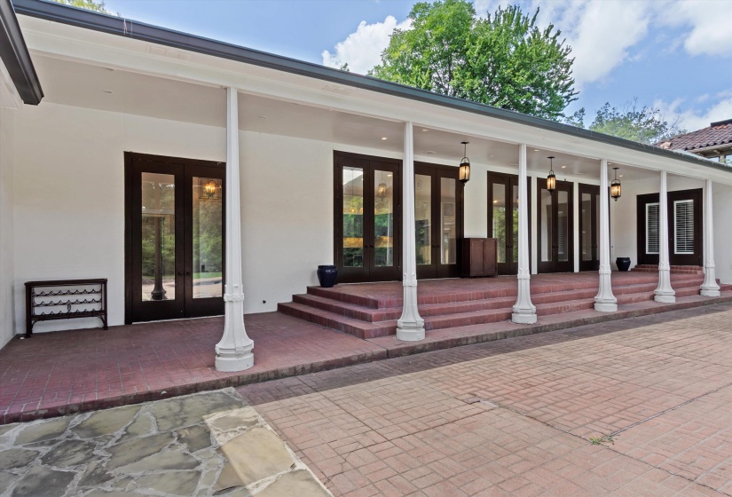 1 BELLEAIR DR, Memphis, Tennessee 38104, 4 Bedroom Bedrooms, 12 Room Rooms,5.1 BathroomBathrooms,Residential,For Sale,BELLEAIR,0,10223831