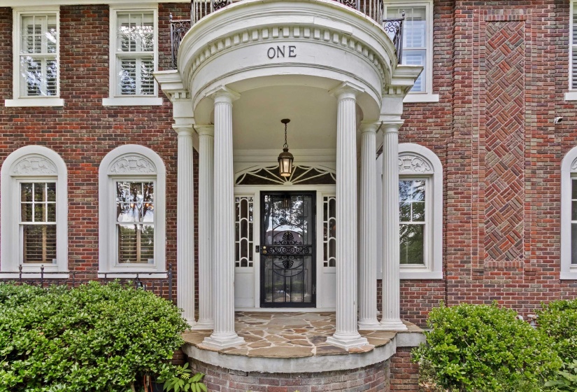 1 BELLEAIR DR, Memphis, Tennessee 38104, 4 Bedroom Bedrooms, 12 Room Rooms,5.1 BathroomBathrooms,Residential,For Sale,BELLEAIR,0,10223831