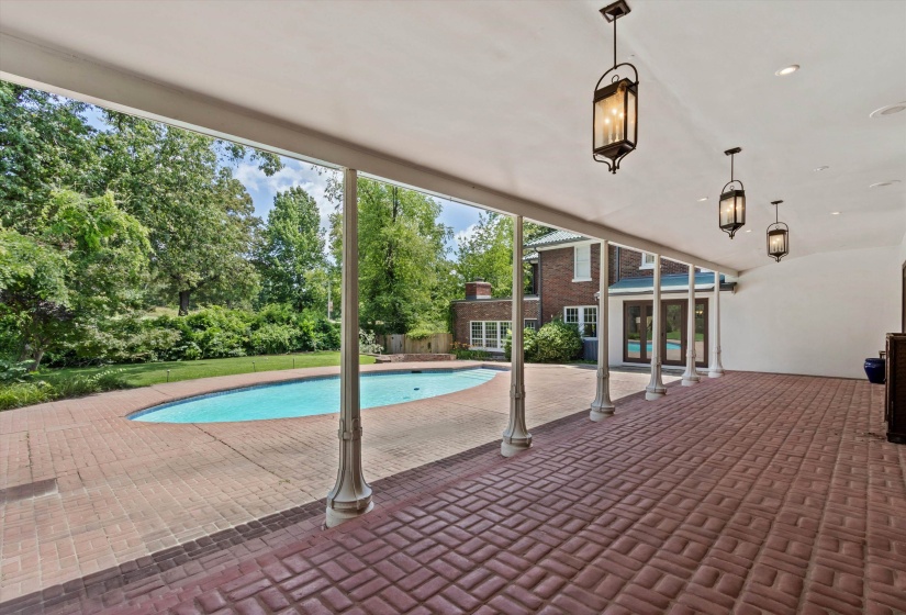 1 BELLEAIR DR, Memphis, Tennessee 38104, 4 Bedroom Bedrooms, 12 Room Rooms,5.1 BathroomBathrooms,Residential,For Sale,BELLEAIR,0,10223831
