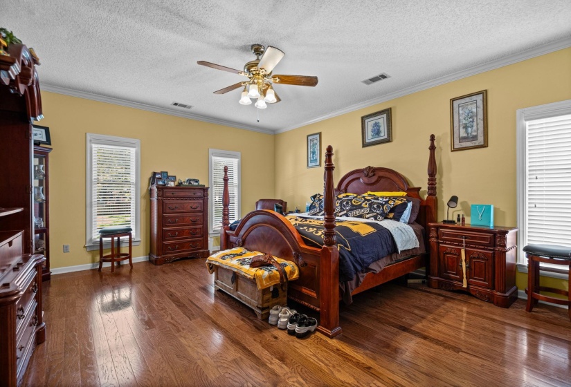 3076 DEE ANN DR, Memphis, Tennessee 38119, 4 Bedroom Bedrooms, 10 Room Rooms,3.1 BathroomBathrooms,Residential,For Sale,DEE ANN,0,10223832