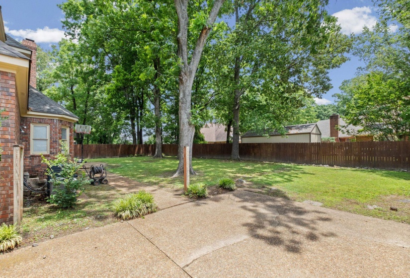 3076 DEE ANN DR, Memphis, Tennessee 38119, 4 Bedroom Bedrooms, 10 Room Rooms,3.1 BathroomBathrooms,Residential,For Sale,DEE ANN,0,10223832