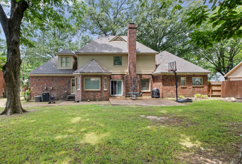 3076 DEE ANN DR, Memphis, Tennessee 38119, 4 Bedroom Bedrooms, 10 Room Rooms,3.1 BathroomBathrooms,Residential,For Sale,DEE ANN,0,10223832