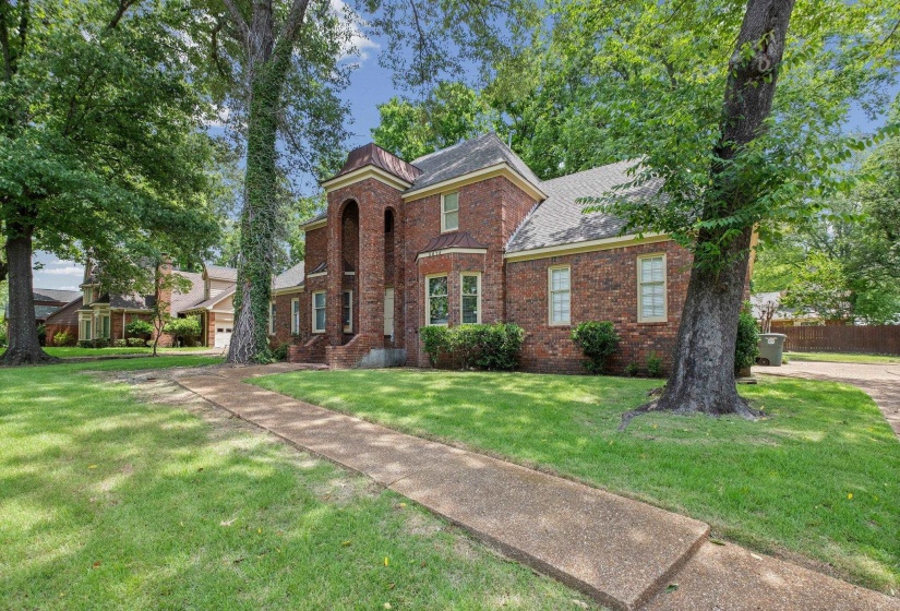 3076 DEE ANN DR, Memphis, Tennessee 38119, 4 Bedroom Bedrooms, 10 Room Rooms,3.1 BathroomBathrooms,Residential,For Sale,DEE ANN,0,10223832