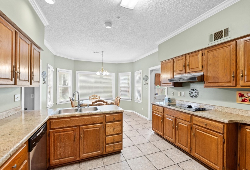 3076 DEE ANN DR, Memphis, Tennessee 38119, 4 Bedroom Bedrooms, 10 Room Rooms,3.1 BathroomBathrooms,Residential,For Sale,DEE ANN,0,10223832