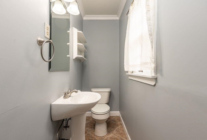 481 VAUGHN RD, Memphis, Tennessee 38122, 3 Bedroom Bedrooms, 7 Room Rooms,1.1 BathroomBathrooms,Residential,For Sale,VAUGHN,0,10223837