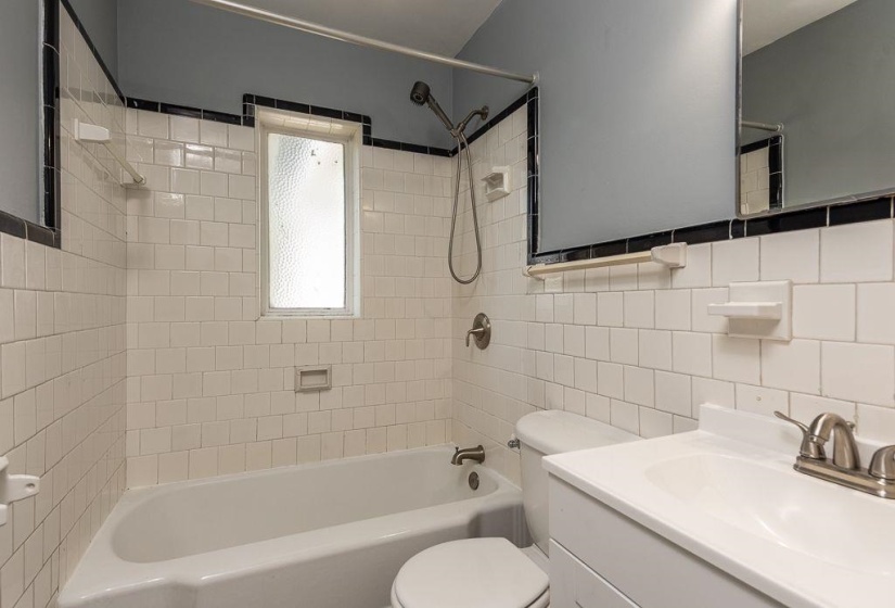 481 VAUGHN RD, Memphis, Tennessee 38122, 3 Bedroom Bedrooms, 7 Room Rooms,1.1 BathroomBathrooms,Residential,For Sale,VAUGHN,0,10223837