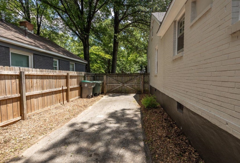 481 VAUGHN RD, Memphis, Tennessee 38122, 3 Bedroom Bedrooms, 7 Room Rooms,1.1 BathroomBathrooms,Residential,For Sale,VAUGHN,0,10223837