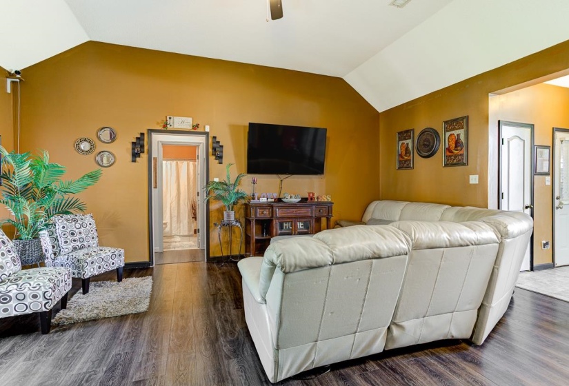 9173 KAREN MILL LN, Memphis, Tennessee 38016, 3 Bedroom Bedrooms, 6 Room Rooms,2 BathroomBathrooms,Residential,For Sale,KAREN MILL,0,10223841