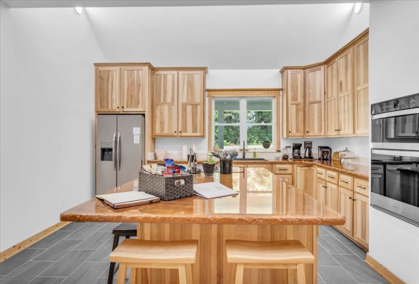 619 BRIDGE VIEW CV, Bath Springs, Tennessee 38311, 4 Bedroom Bedrooms, 12 Room Rooms,3.1 BathroomBathrooms,Residential,For Sale,BRIDGE VIEW,0,10223842