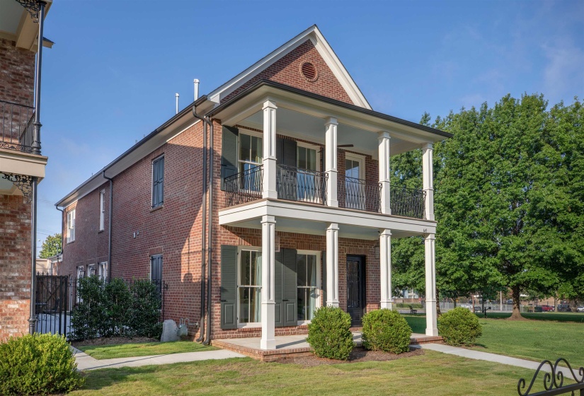 645 ADAMS AVE, Memphis, Tennessee 38105, 4 Bedroom Bedrooms, 7 Room Rooms,3.1 BathroomBathrooms,Residential,For Sale,ADAMS,0,10223857